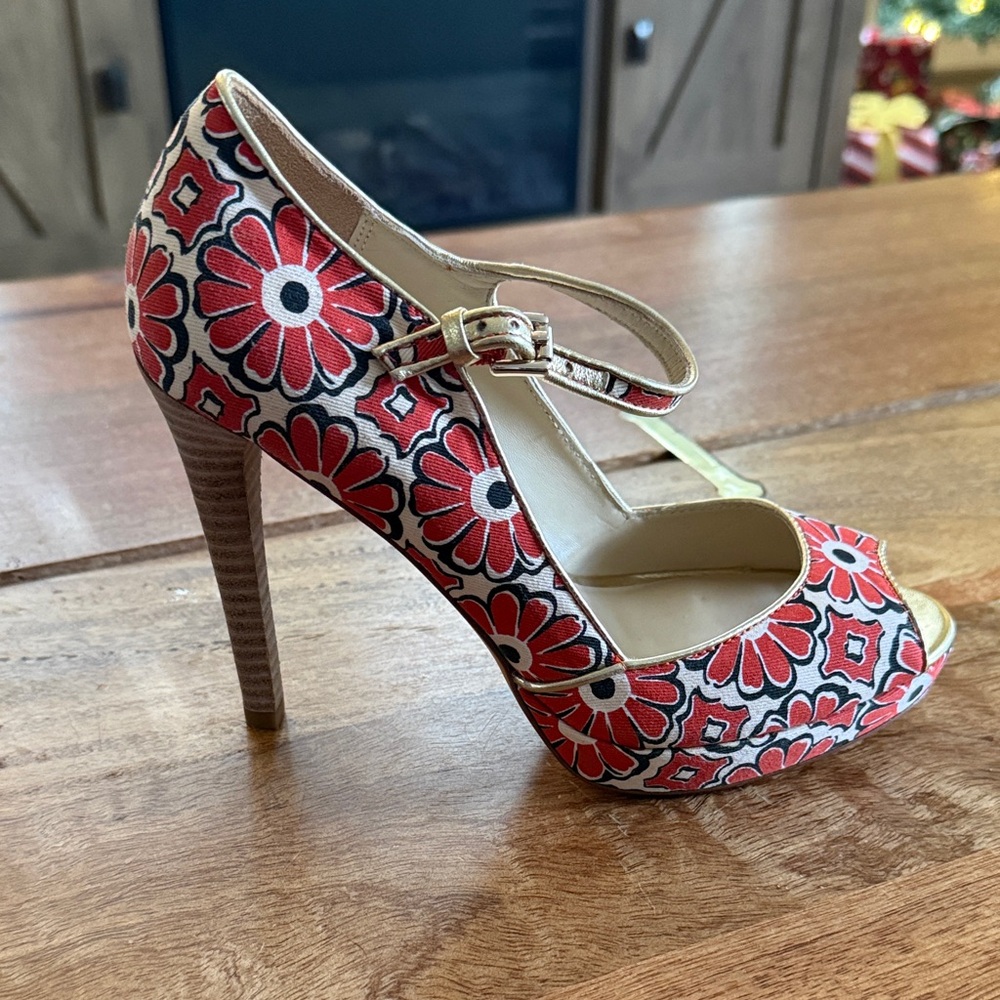 NWOB Coach Floral Heels - Picture 9 of 10
